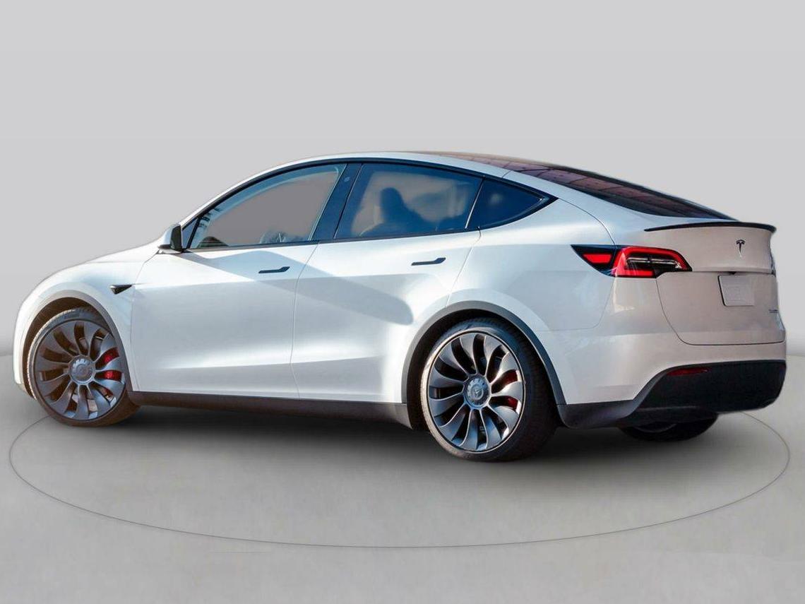 TESLA MODEL Y 2024 7SAYGDEE6RA220915 image